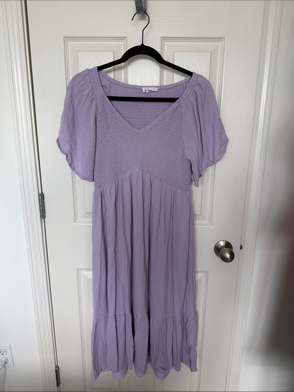 Lavender V‑Neck Tiered Maxi Dress with Puff Sleeves